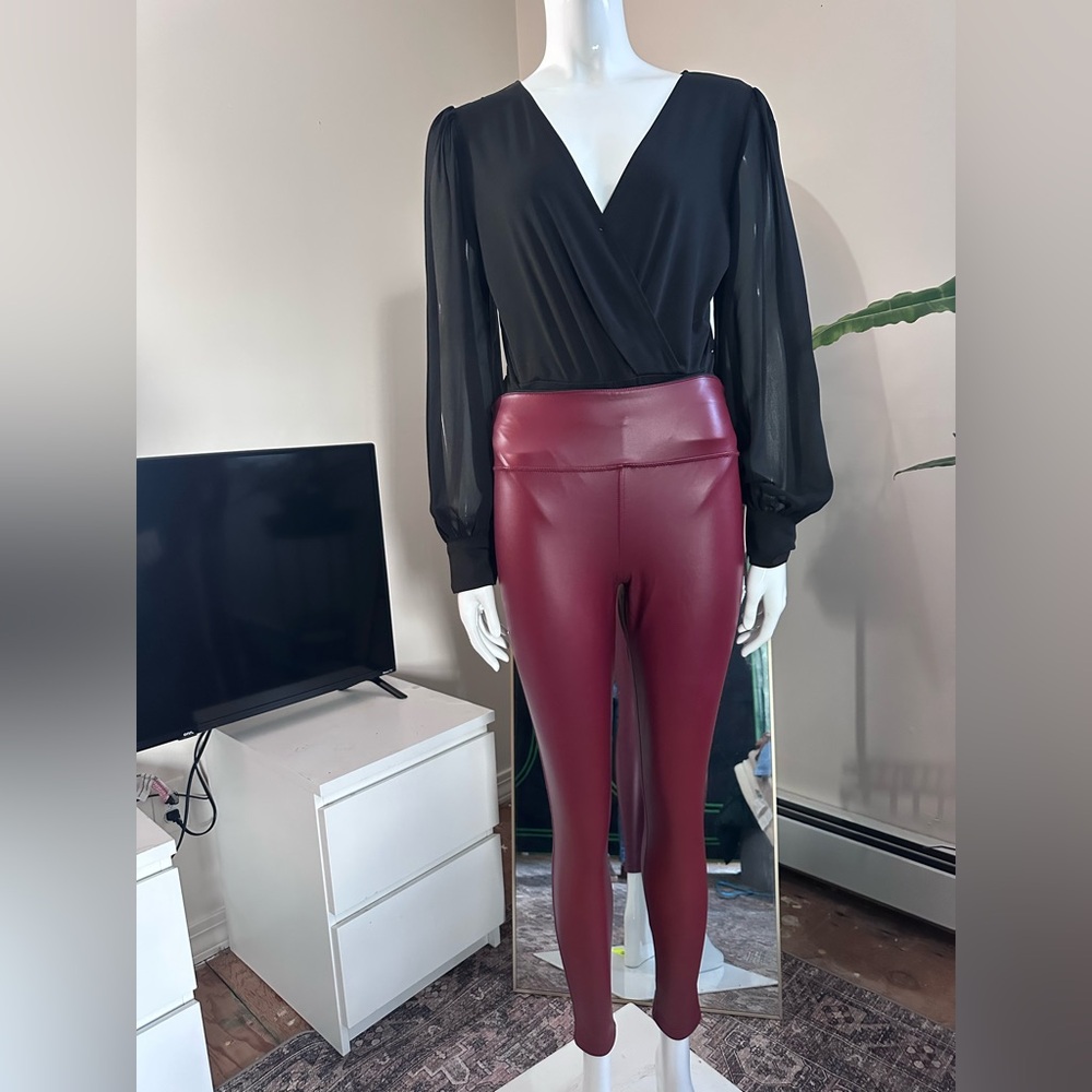 Woman’s Faux Leather Pants Size Small